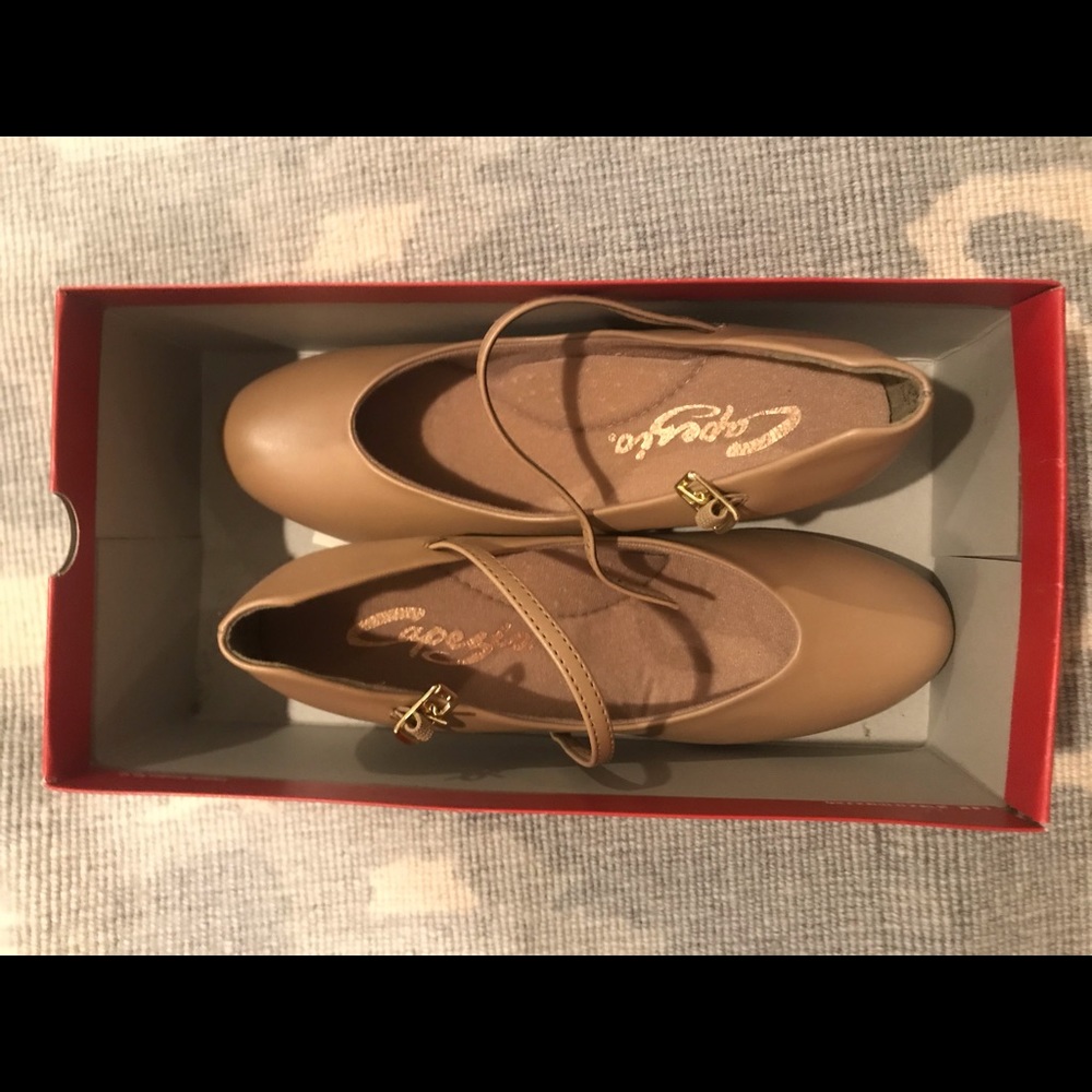 Capezio Tan Character shoes size 7.5
